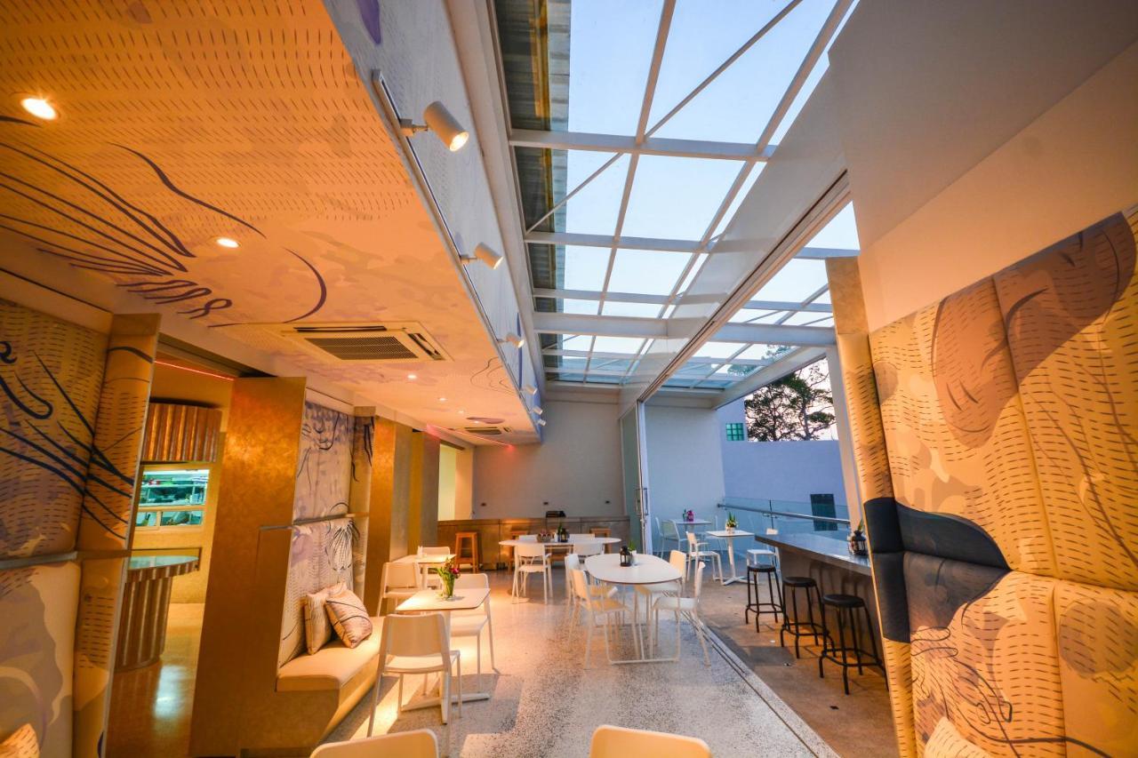 Comet Hotel Surat Thani Exterior foto